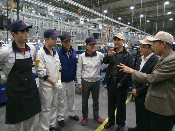 心中牵挂实习生的冷暖——beat365官网领导专程去长城汽车徐水工厂看望实习学生