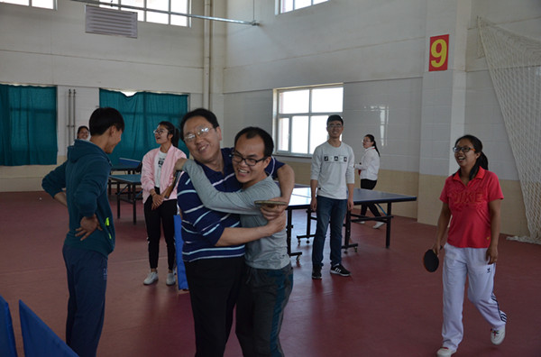 beat365官网举办教职工趣味运动会