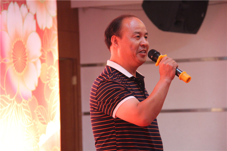 三尺讲台 十年树木——beat365官网举办第二届“丹桂飘香颂师德” 教师联欢暨表彰大会