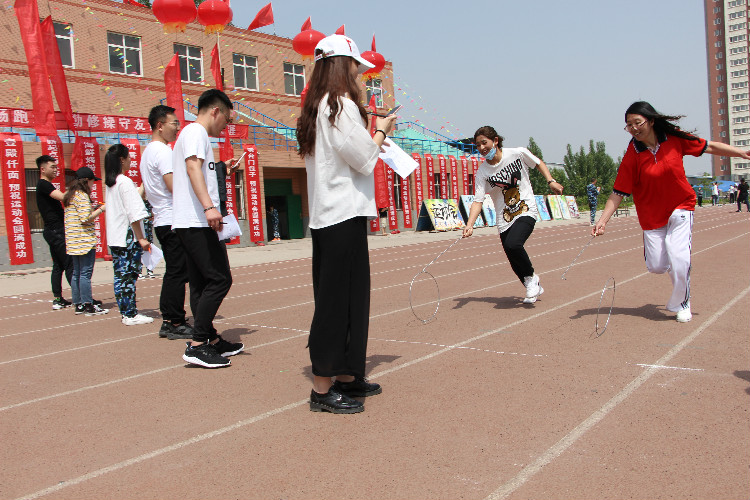 在工作中感受快乐 在运动中拥抱健康 ——beat365官网举办教职工趣味运动会