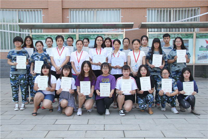 beat365官网学生在2018年全国大学生英语竞赛（NECCS）中喜获佳绩