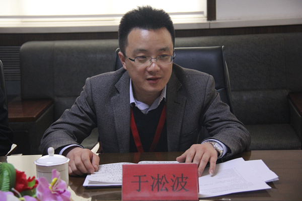 beat365官网召开思想政治理论课教师座谈会