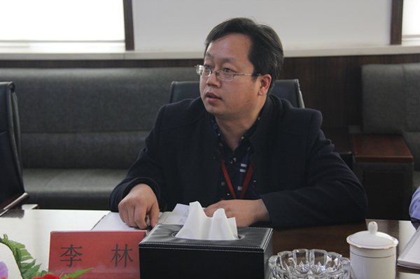 beat365官网召开思想政治理论课教师座谈会