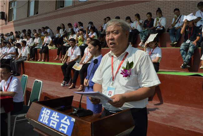 beat365官网举行2019级新生军训结营式暨开学典礼