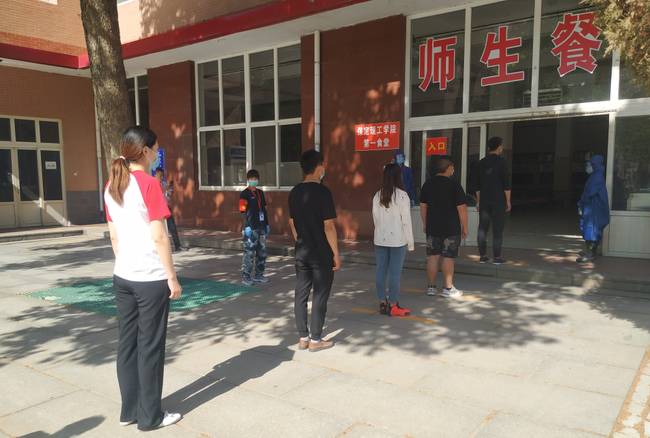 beat365官网组织开展第二次复学复课疫情防控模拟演练