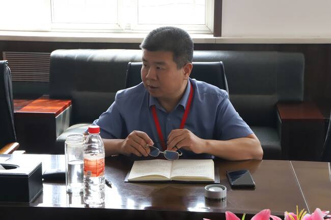 beat365官网召开党委理论中心组扩大会议专题学习《习近平治国理政》第三卷