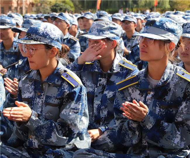 厉兵秣马 扬帆起航beat365官网举行2020级新生军训结营式暨开学典礼