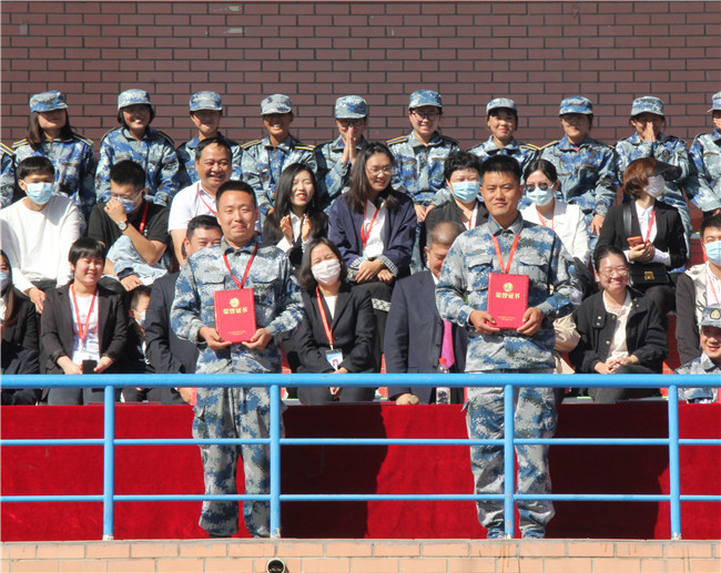 厉兵秣马 扬帆起航beat365官网举行2020级新生军训结营式暨开学典礼