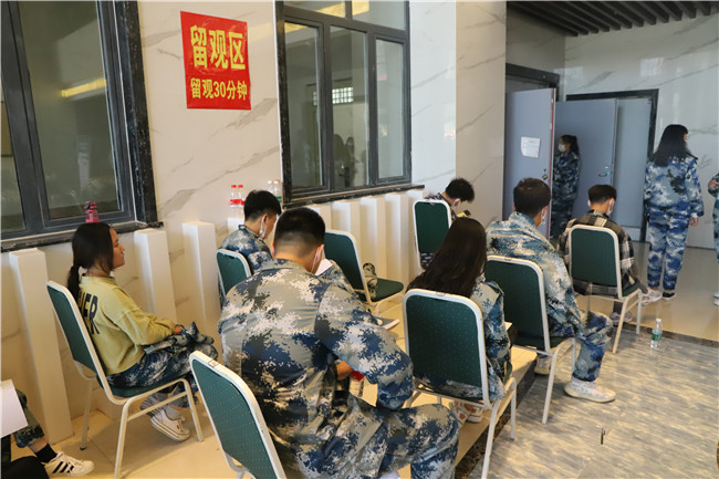 有序接种新冠疫苗 筑牢校园疫情防线 ——beat365官网组织师生进行新冠疫苗接种