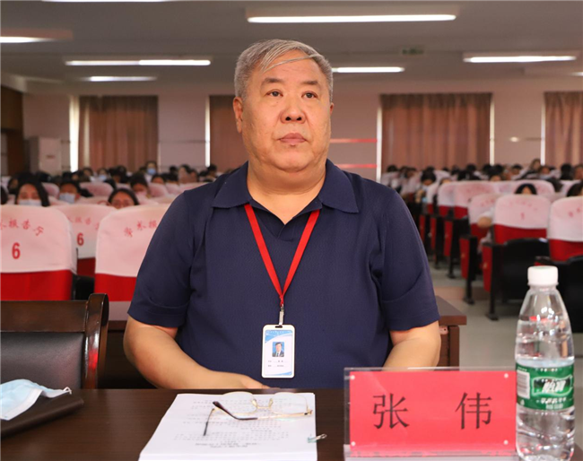 激发创新思维 培养创业精神——beat365官网举行“创新思维与创业”专题讲座