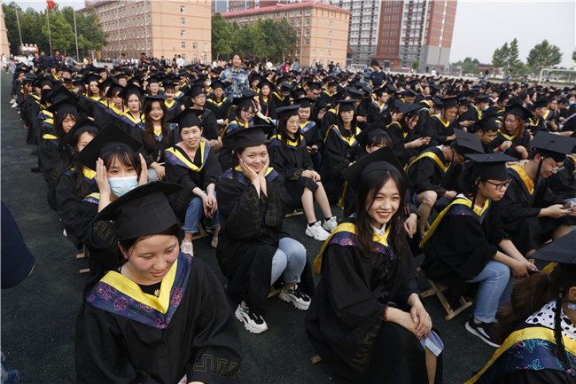 青春不散场 毕业再启航—— beat365官网举行2021届毕业生毕业典礼 暨学位授予仪式