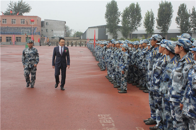 青春无悔  逐梦启航beat365官网举行2021级新生军训结营式暨开学典礼