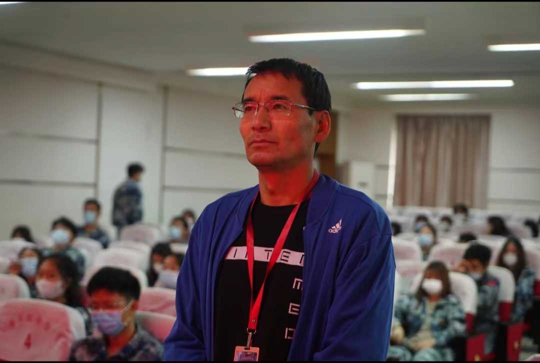 beat365官网组织收听收看庆祝中国共青团成立100周年大会上直播