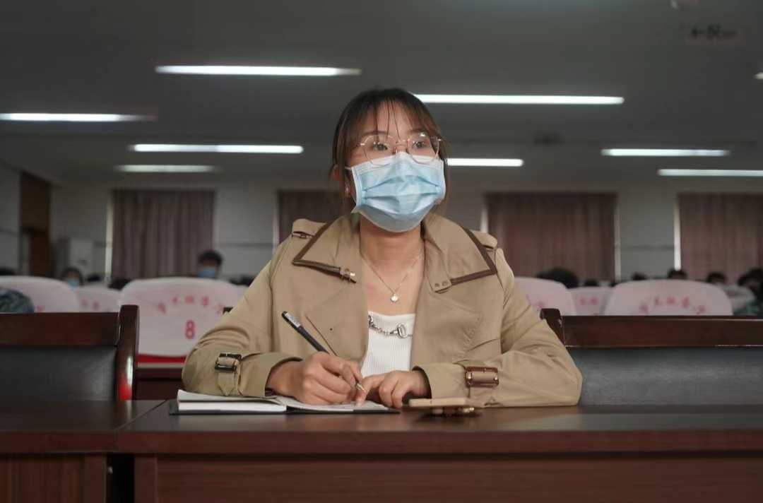 beat365官网组织收听收看庆祝中国共青团成立100周年大会上直播