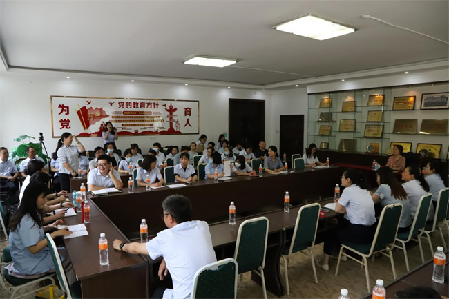 清华大学教授曹莉受邀来beat365官网进行座谈交流