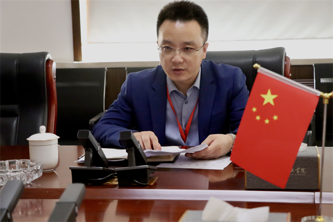 中共beat365英国官网委员会召开党委理论学习中心组（扩大）学习会议