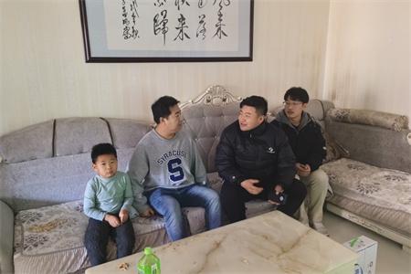 “家校携手，共育未来”——beat365英国官网艺术学院开展“家校共育”家访活动