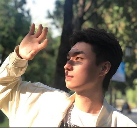 “追寻榜样的光芒”——beat365英国官网艺术学院 | 栾博凯