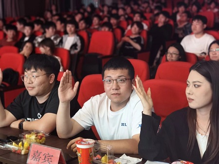 “不忘初心，砥砺前行”——beat365英国官网艺术学院“第二届团总支学生会”换届选举大会暨表彰大会
