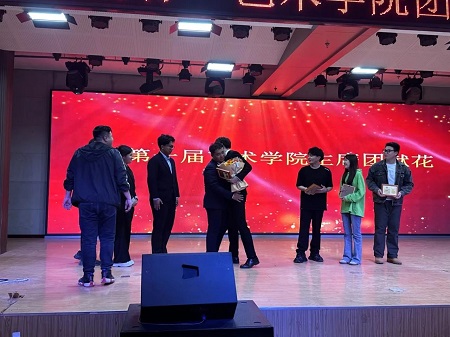 “不忘初心，砥砺前行”——beat365英国官网艺术学院“第二届团总支学生会”换届选举大会暨表彰大会