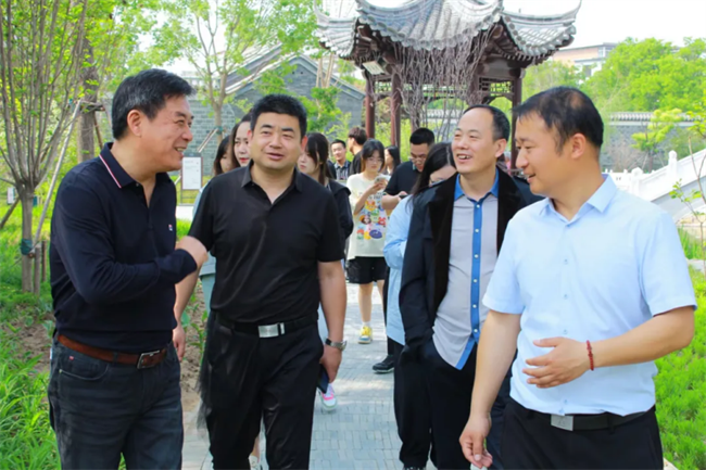 文化育人促成长 校馆合作谱新篇—beat365官网与淮军公所博物馆举行馆校战略合作协议签约及授牌仪式