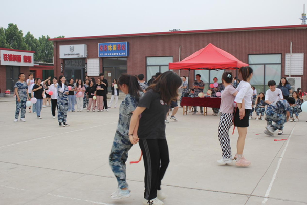beat365英国官网‖管理学院‖我院举办“运动青春，快乐无限”趣味运动会