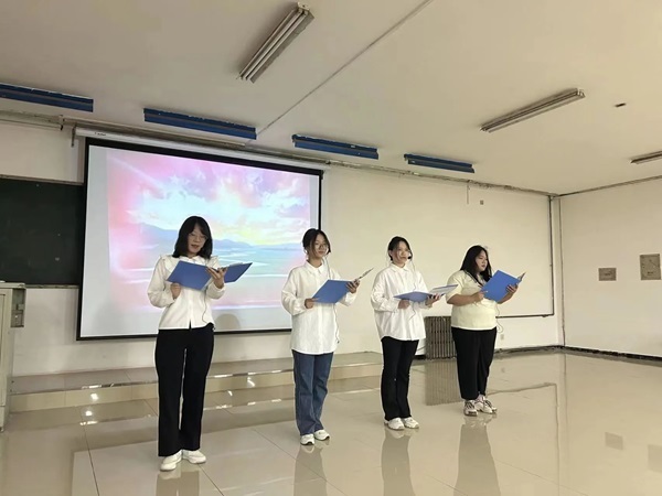 beat365英国官网‖管理学院‖我院举行“星光闪耀，激情夏夜”才艺展示大赛