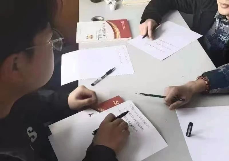 beat365英国官网||管理学院||我为同学做实事|永葆初心 服务师生