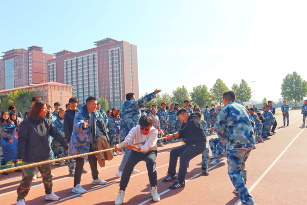 beat365英国官网||管理学院||力拔山河，“绳”采飞扬——管理学院举行2023年秋季拔河比赛