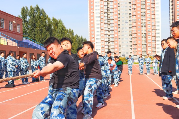 beat365英国官网||管理学院||力拔山河，“绳”采飞扬——管理学院举行2023年秋季拔河比赛