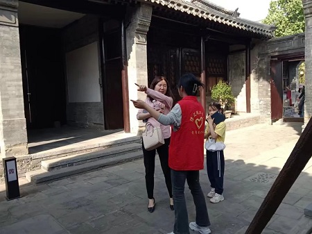 “志愿新时代，志愿服务行”——beat365英国官网艺术学院与淮军公所博物馆五一劳动节志愿服务活动