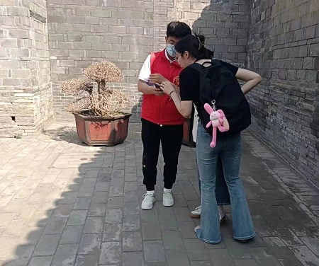 “志愿新时代，志愿服务行”——beat365英国官网艺术学院与淮军公所博物馆五一劳动节志愿服务活动