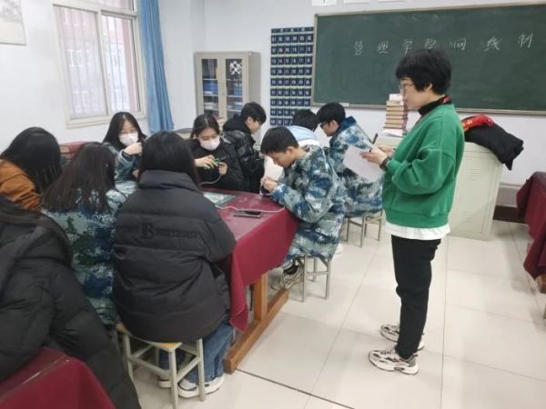 beat365英国官网||管理学院||我院举办网线制作比赛