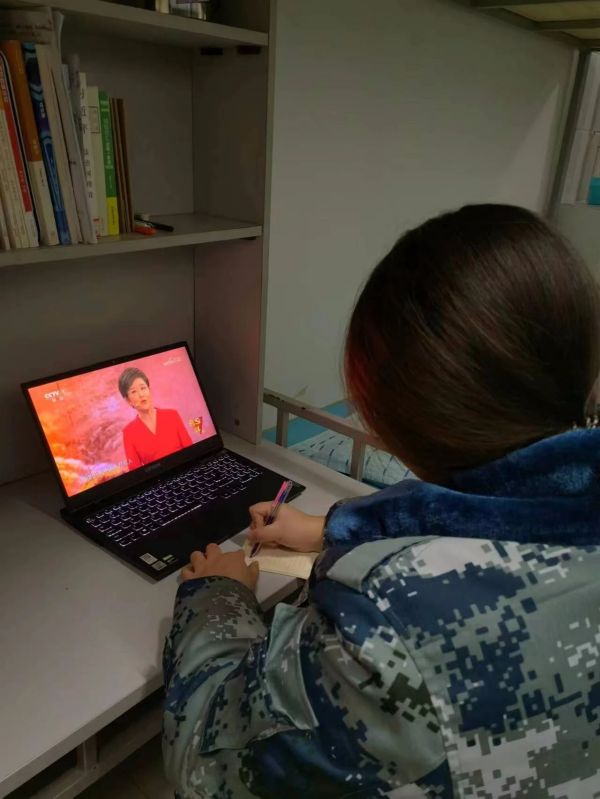 beat365英国官网||管理学院||学习榜样精神，争做先锋模范