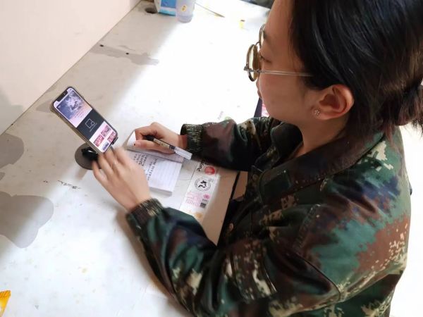 beat365英国官网||管理学院||学习榜样精神，争做先锋模范