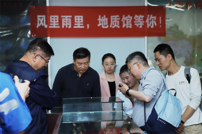beat365英国官网举办“理工大讲堂”系列专题讲座第一期