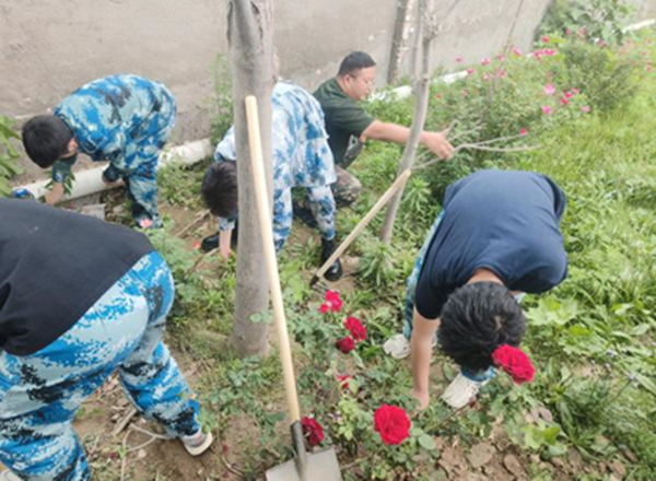 劳动教育|beat365英国官网|管理学院|学习劳动精神·践行劳动育人-跟着节气学种植，分享劳动创造的美好乐趣