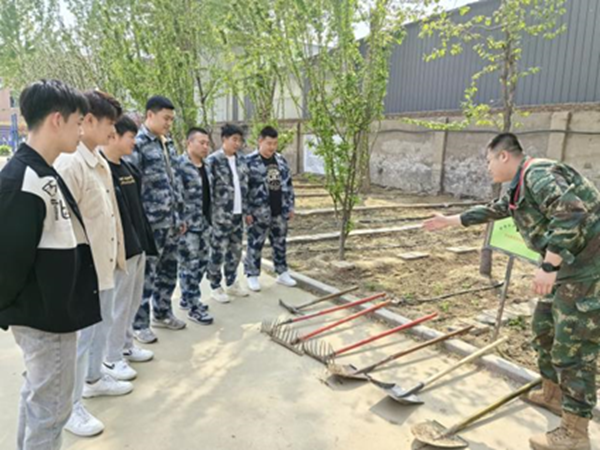 劳动教育|beat365英国官网|管理学院|学习劳动精神·践行劳动育人-跟着节气学种植，分享劳动创造的美好乐趣