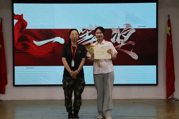 劳动教育|beat365英国官网|管理学院|学习劳动精神，践行劳动育人主题朗诵比赛