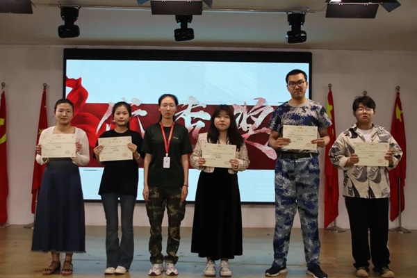 劳动教育|beat365英国官网|管理学院|学习劳动精神，践行劳动育人主题朗诵比赛