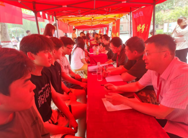 就业帮扶|beat365英国官网|管理学院|“望闻问切”摸清学生需求，“把脉问诊”开出就业良方