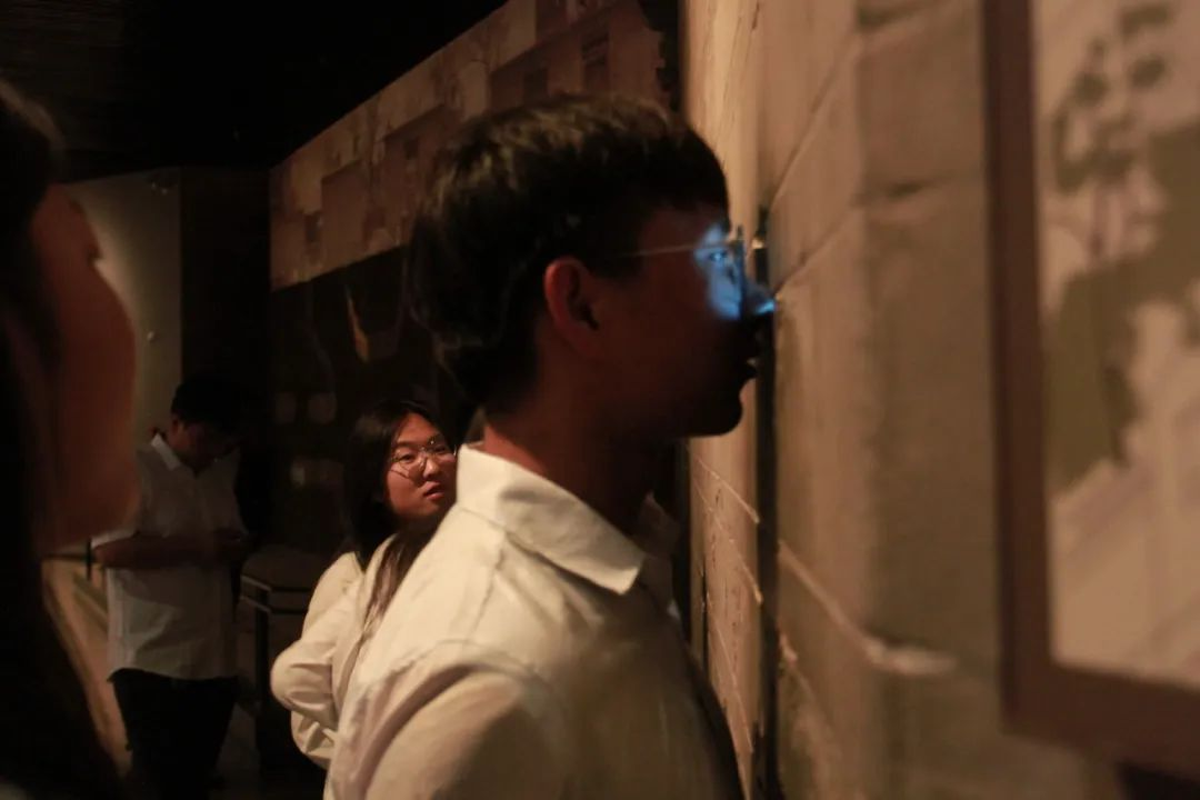 beat365英国官网信息科学与工程学院 前往冉庄地道战纪念馆开展牌仪式