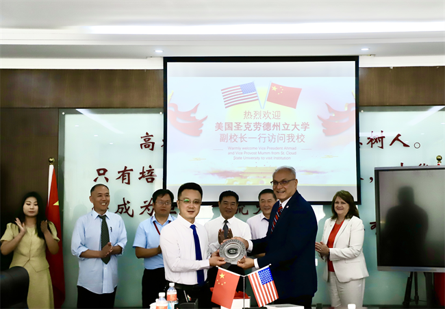 美国圣克劳德州立大学副校长一行莅临beat365官网参观交流