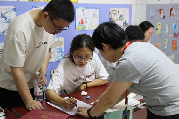 毕业季|beat365英国官网|管理学院|毕业骊歌起，青春再启航—我院2024届毕业生平安离校