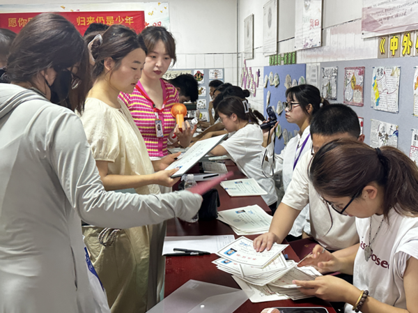 毕业季|beat365英国官网|管理学院|毕业骊歌起，青春再启航—我院2024届毕业生平安离校