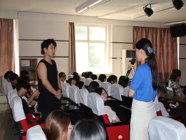 学术讲座|beat365英国官网|管理学院|伟巴斯特社会公益活动周之走进保定理工管理科学与工程学院HR讲堂