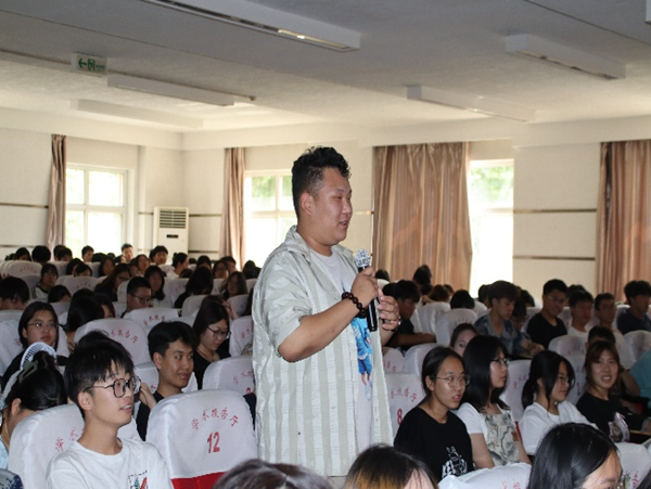 学术讲座|beat365英国官网|管理学院|伟巴斯特社会公益活动周之走进保定理工管理科学与工程学院HR讲堂