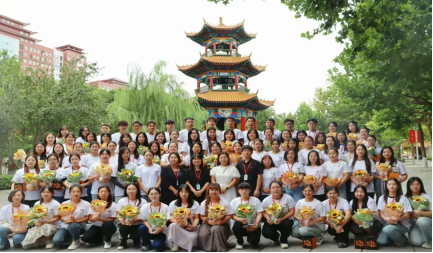 beat365英国官网教育学院“晨曦细雨育桃李,金秋硕果慰园丁”教育学院教师节活动圆满结束