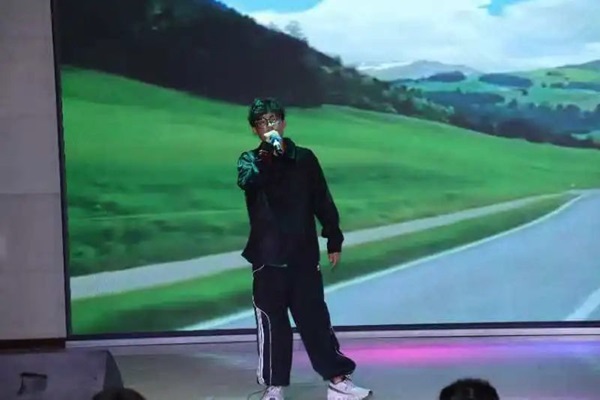 新生风采|beat365英国官网|管理学院|“璀璨晚会启新程，辉煌篇章展未来”新生晚会