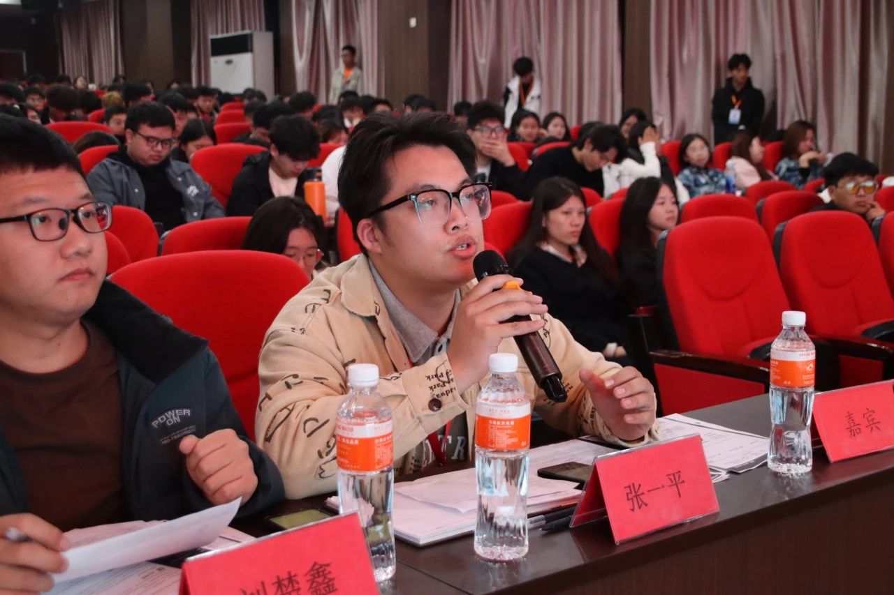 专业竞赛|beat365英国官网|管理学院|“化繁为‘简’，‘职’面未来”简历大赛